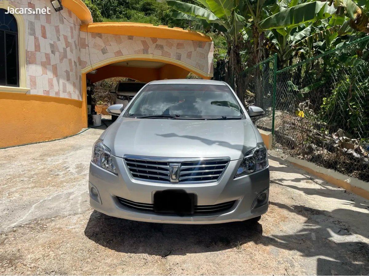 2013 TOYOTA Premio