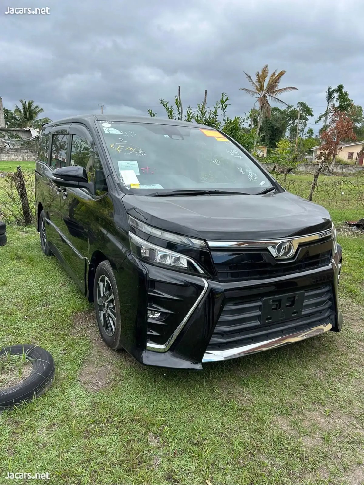 2017 TOYOTA Voxy