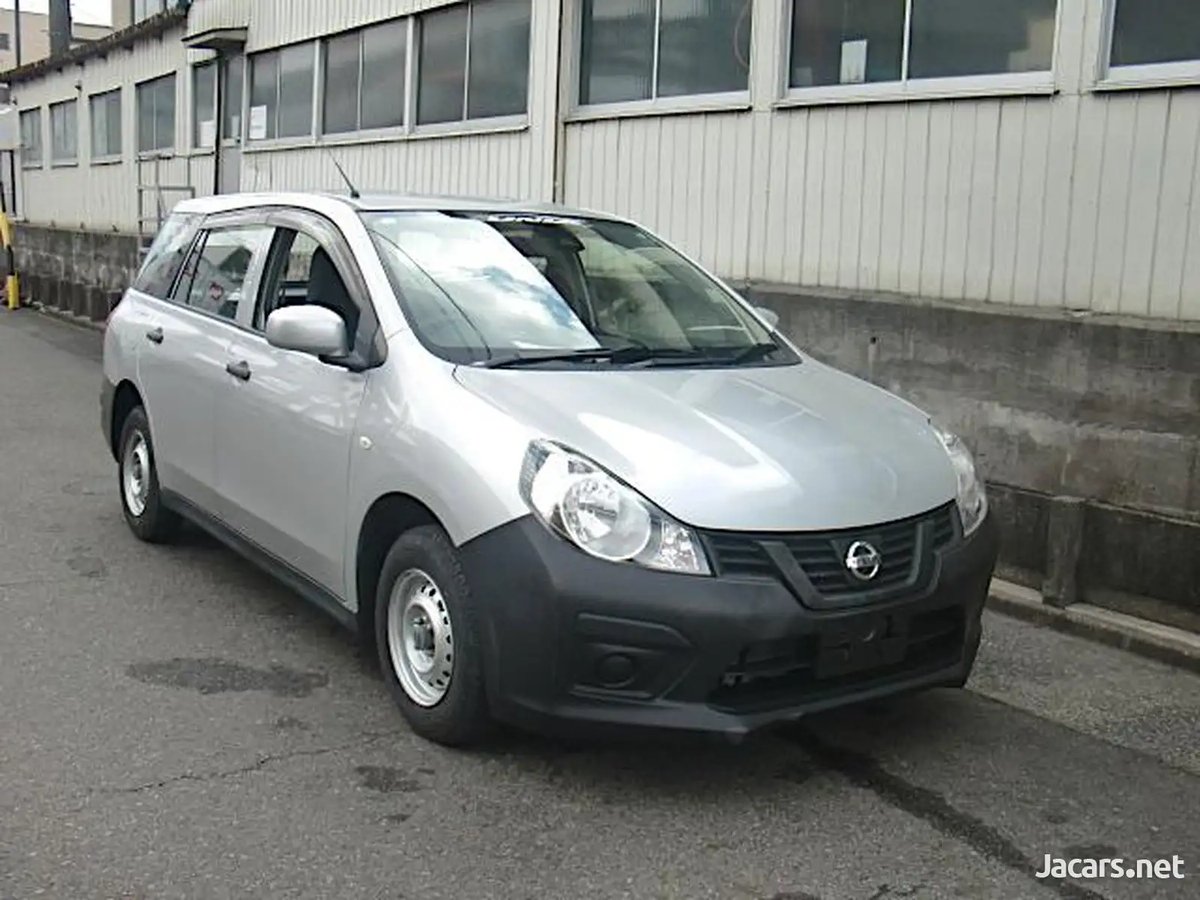 2019 NISSAN AD