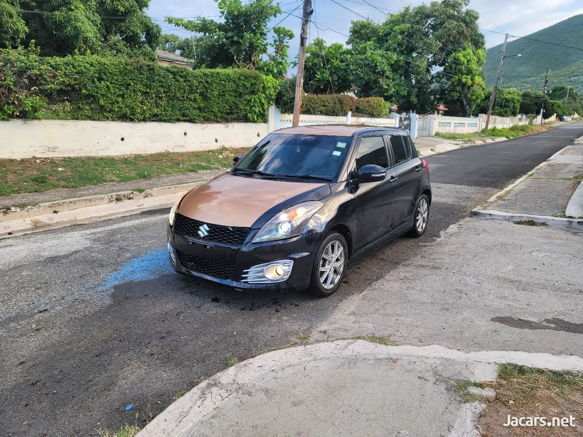 2013 SUZUKI Swift