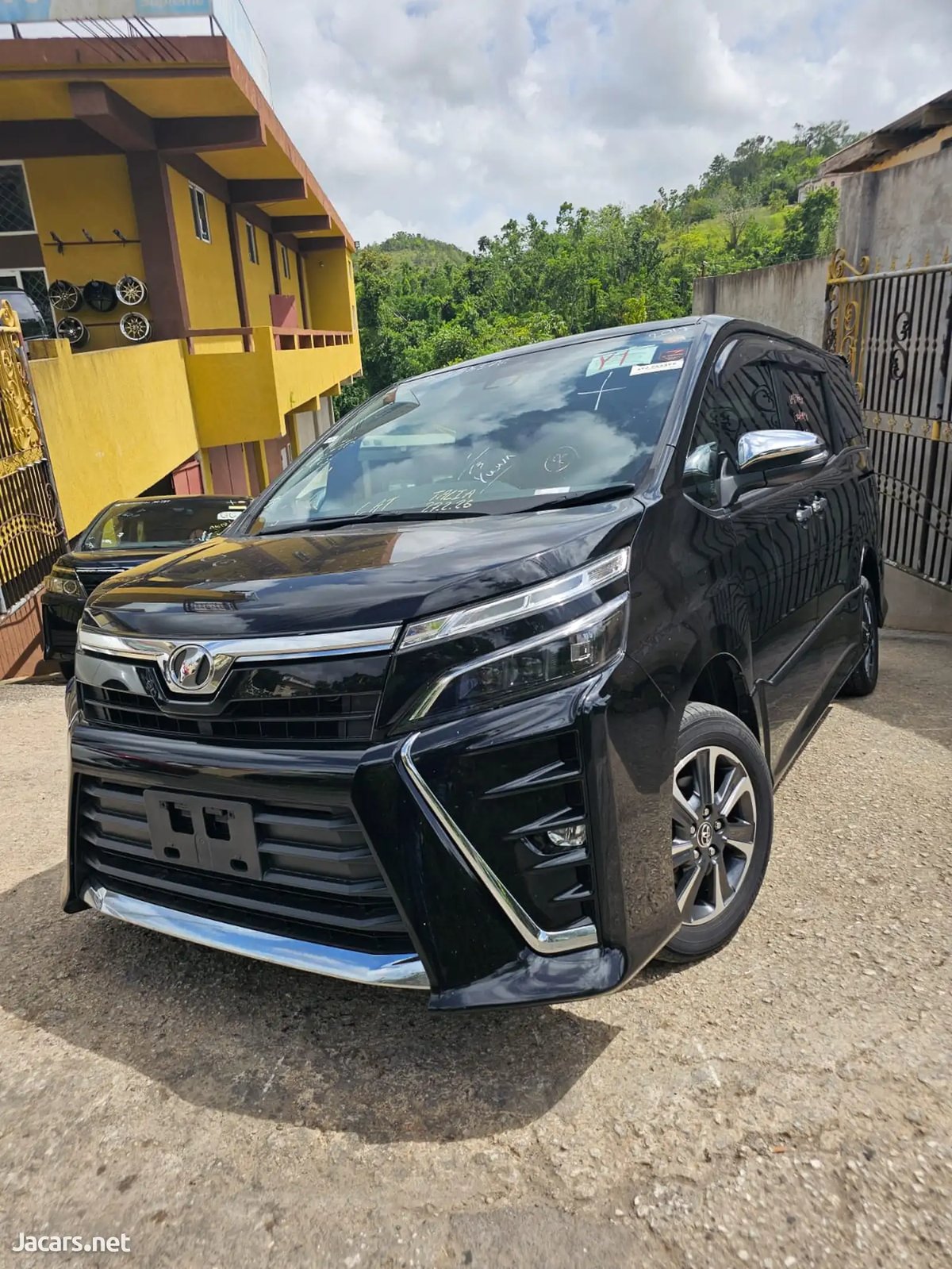 2018 TOYOTA Voxy
