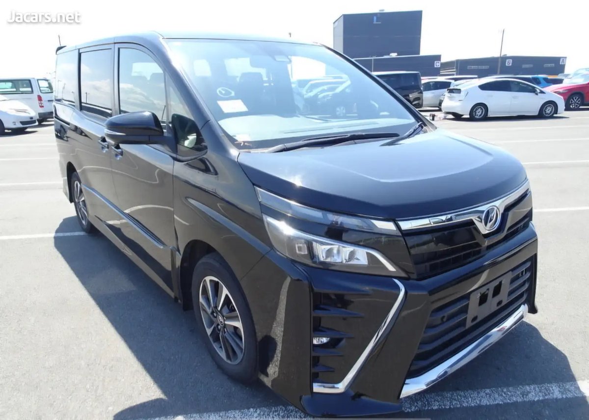 2020 TOYOTA Voxy