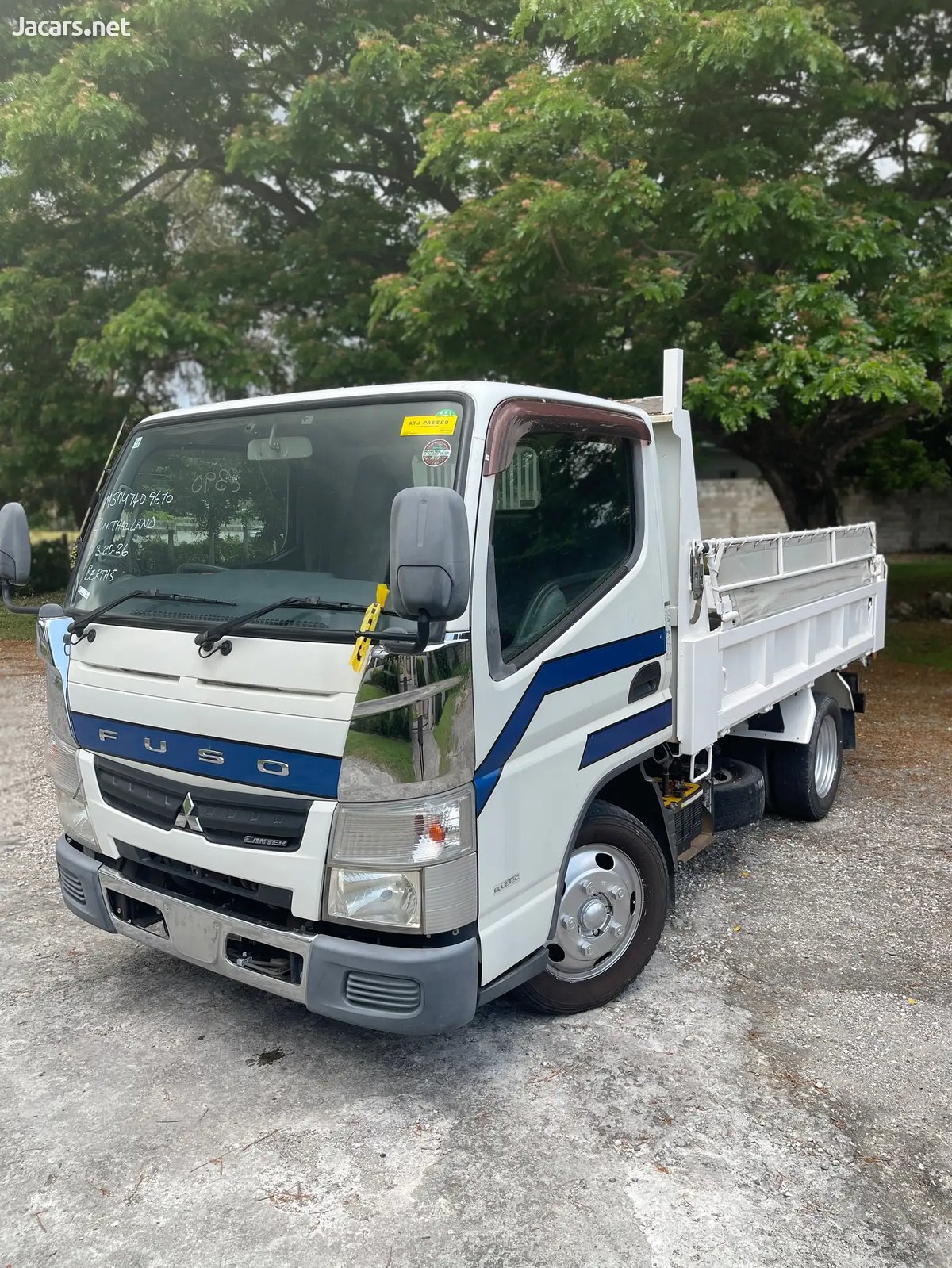 2014 MITSUBISHI Canter