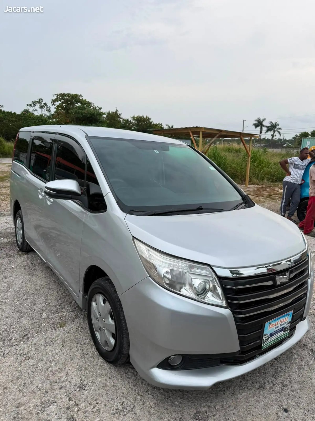2014 TOYOTA Noah