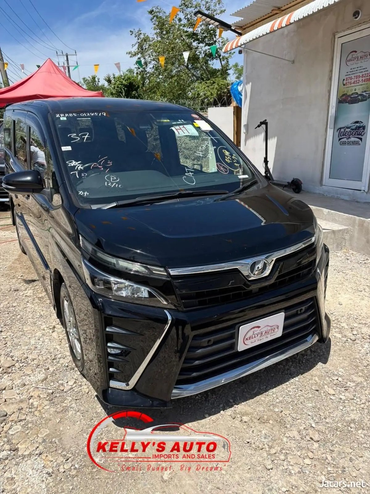 2019 TOYOTA Voxy