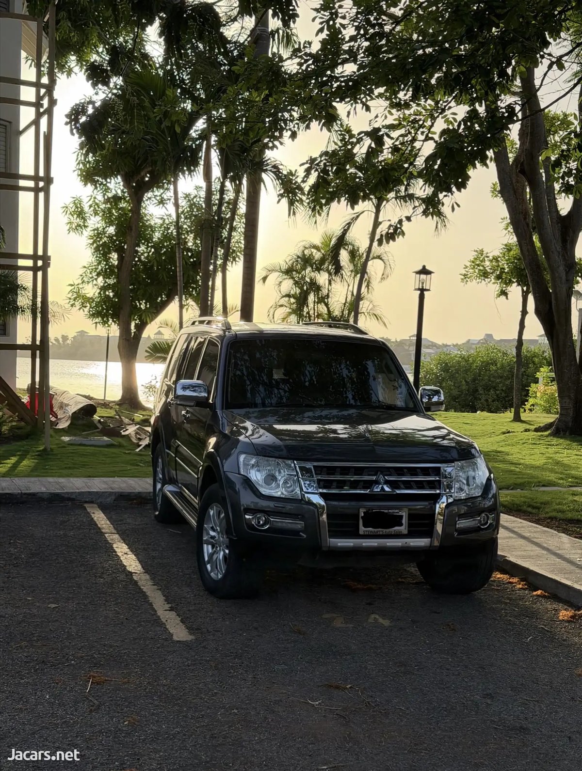 2020 MITSUBISHI Pajero