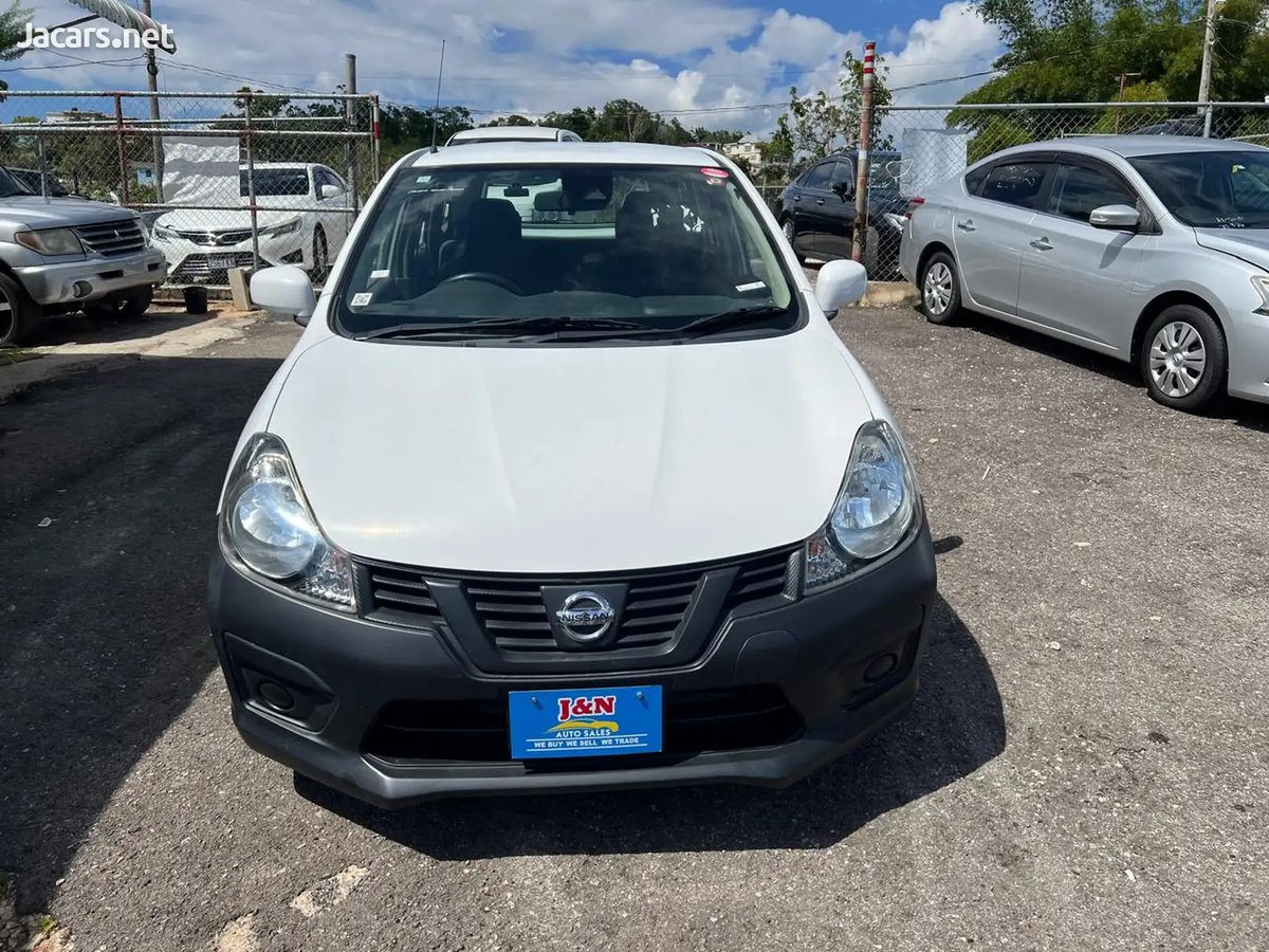 2019 NISSAN AD