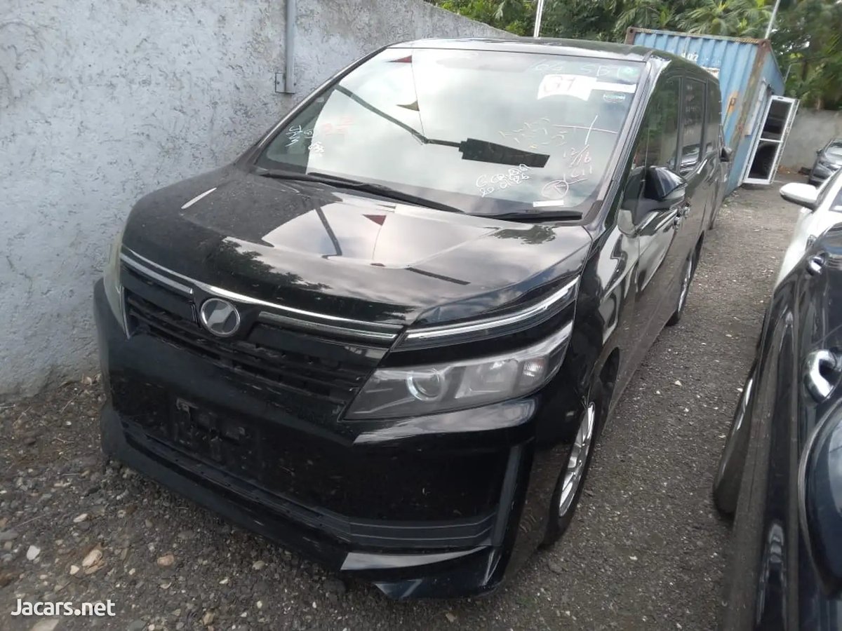 2016 TOYOTA Voxy