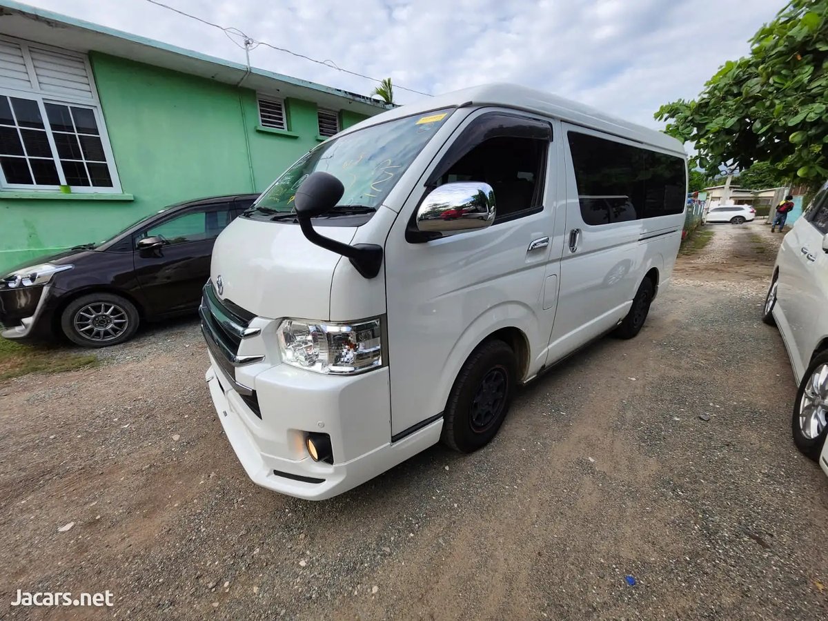 2015 TOYOTA Hiace