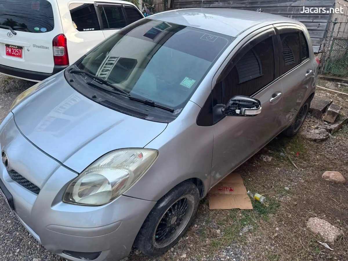 2009 TOYOTA Vitz