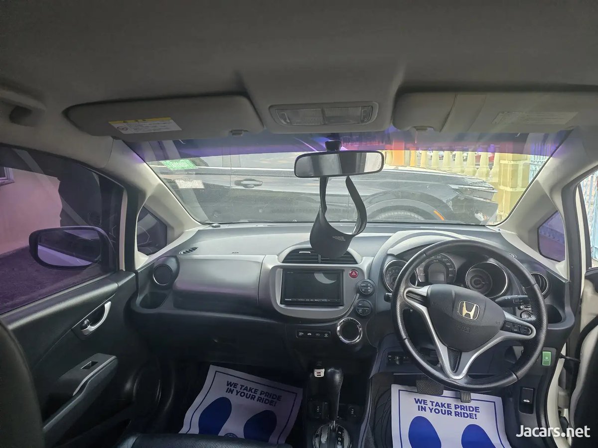 2012 HONDA Fit