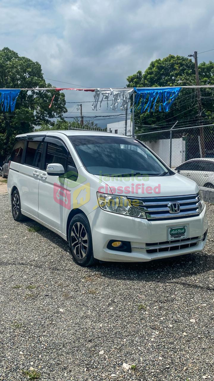 2013 HONDA Stepwagon