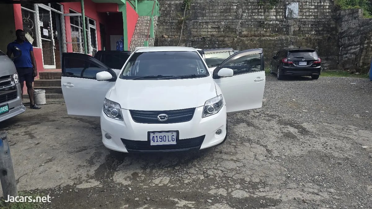 2011 TOYOTA Fielder