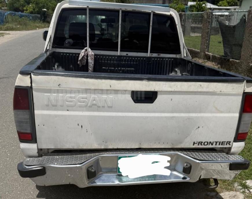 2001 NISSAN FRONTIER