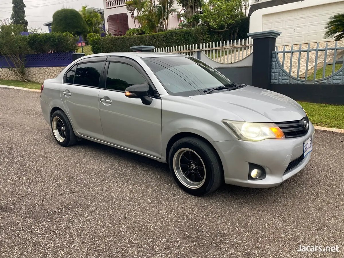 2014 TOYOTA Axio
