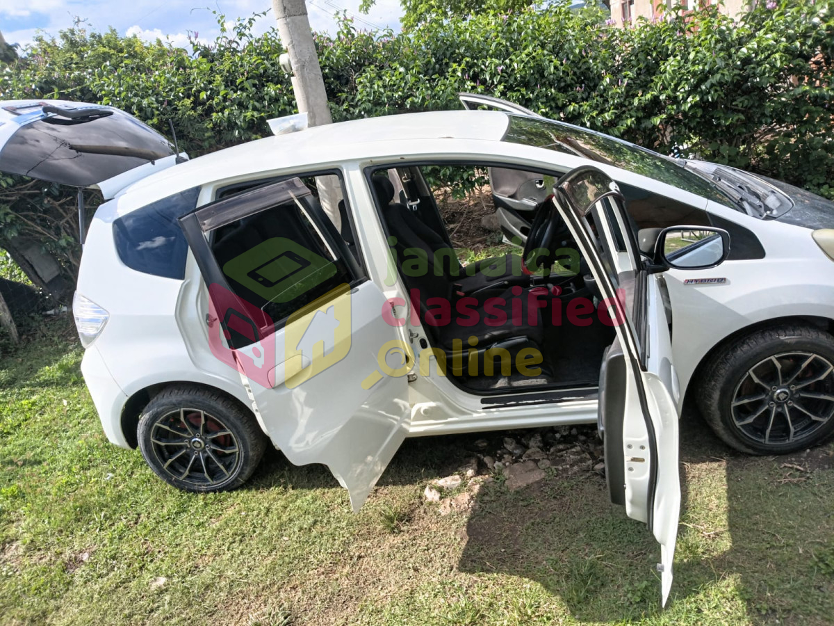 2014 HONDA Fit