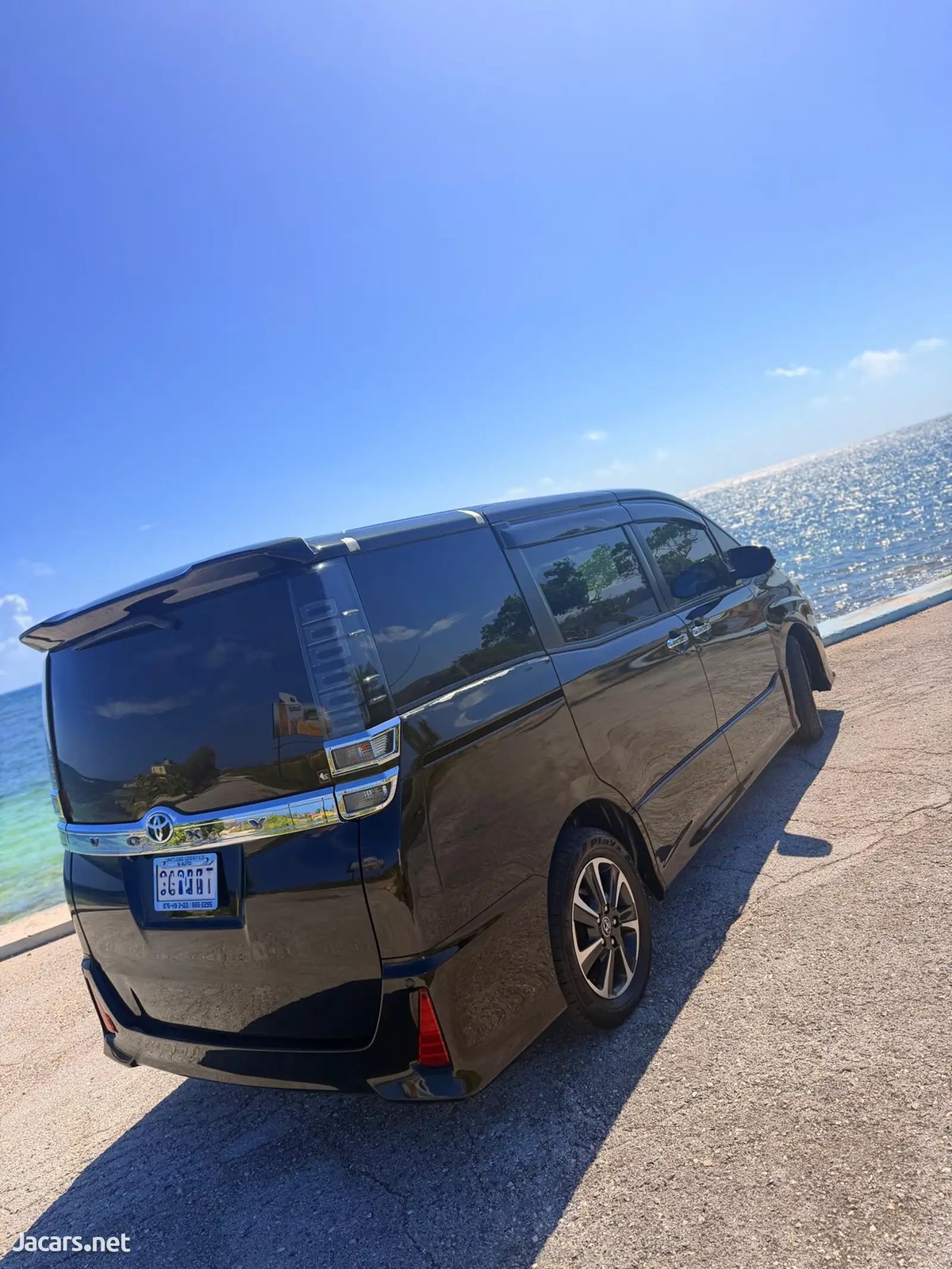 2018 TOYOTA Voxy