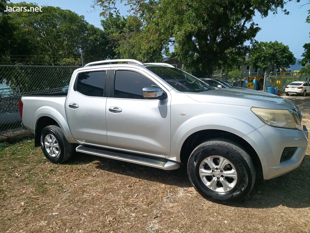 2017 NISSAN Frontier