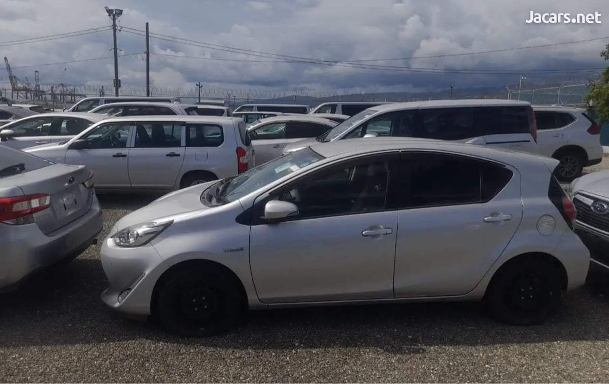 2018 TOYOTA Aqua
