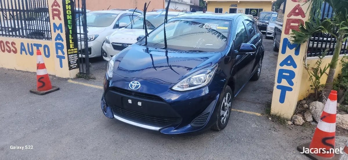 2020 TOYOTA Aqua