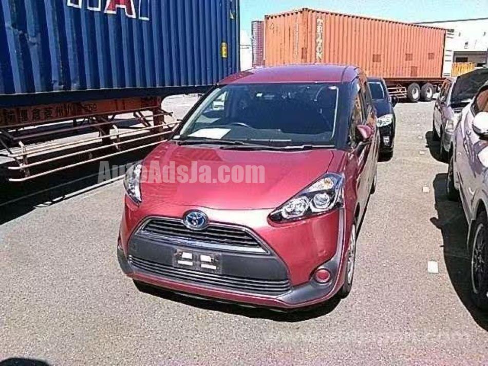 2017 TOYOTA SIENTA