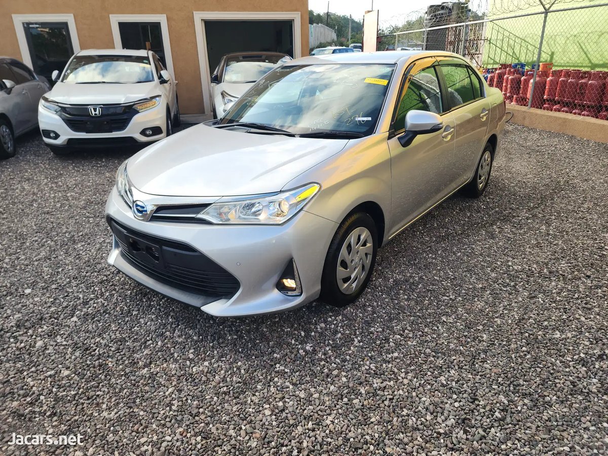 2021 TOYOTA Axio