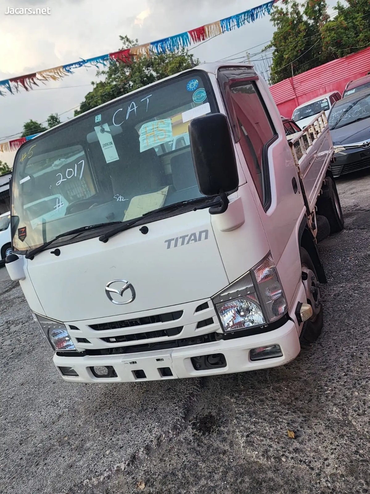 2017 MAZDA Titan