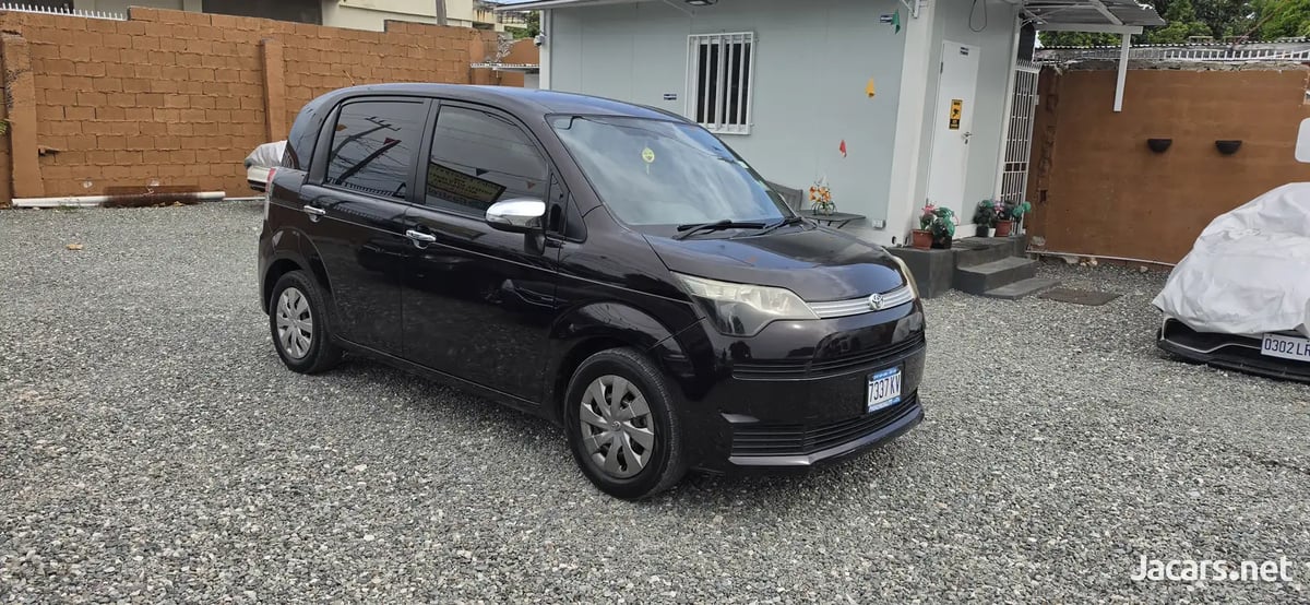 2015 TOYOTA Spade
