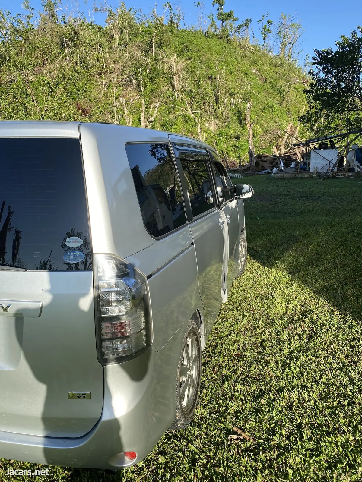 2011 TOYOTA Voxy