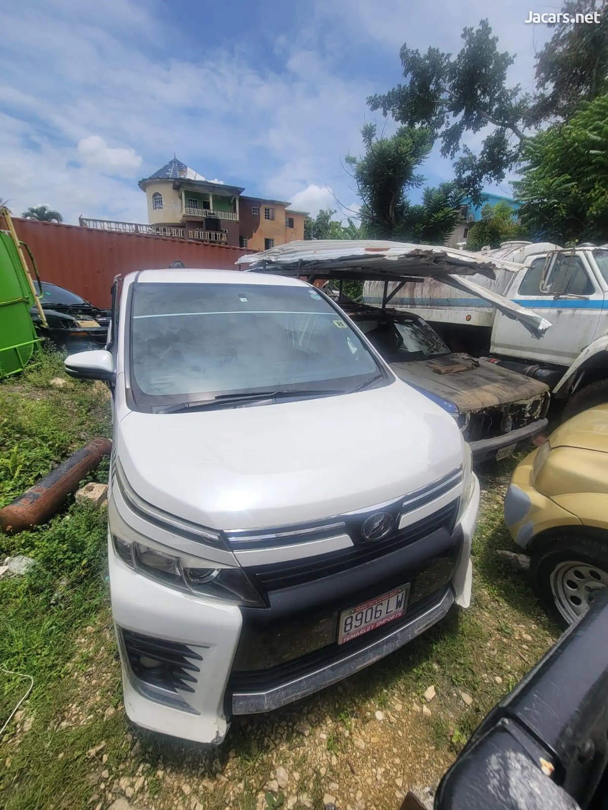 2014 TOYOTA Voxy