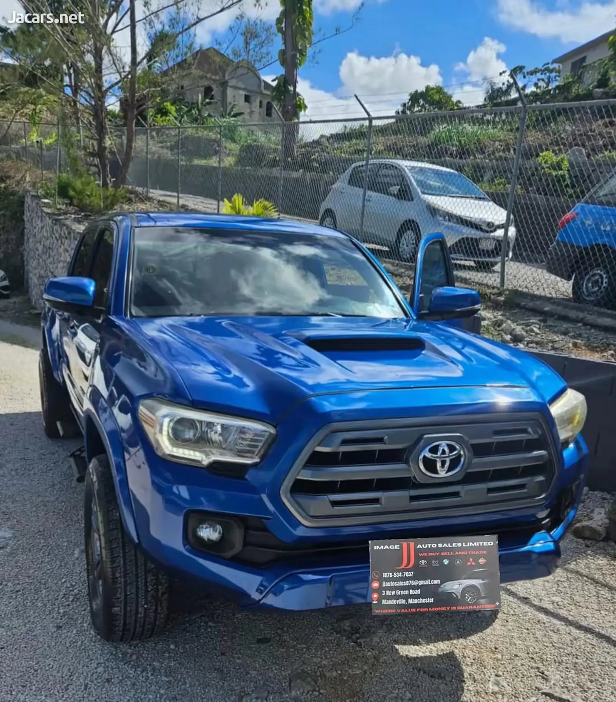 2017 TOYOTA Tacoma