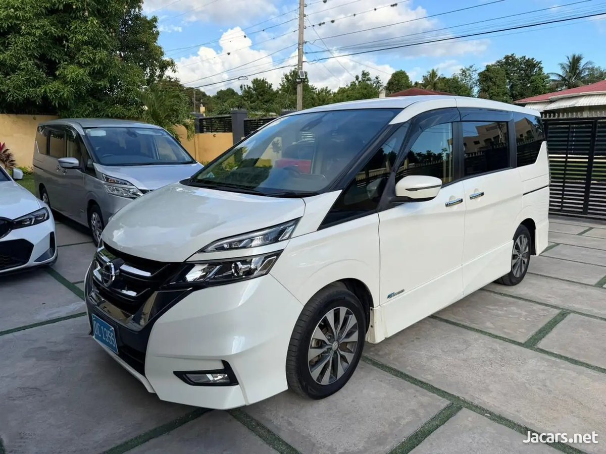 2018 NISSAN Serena