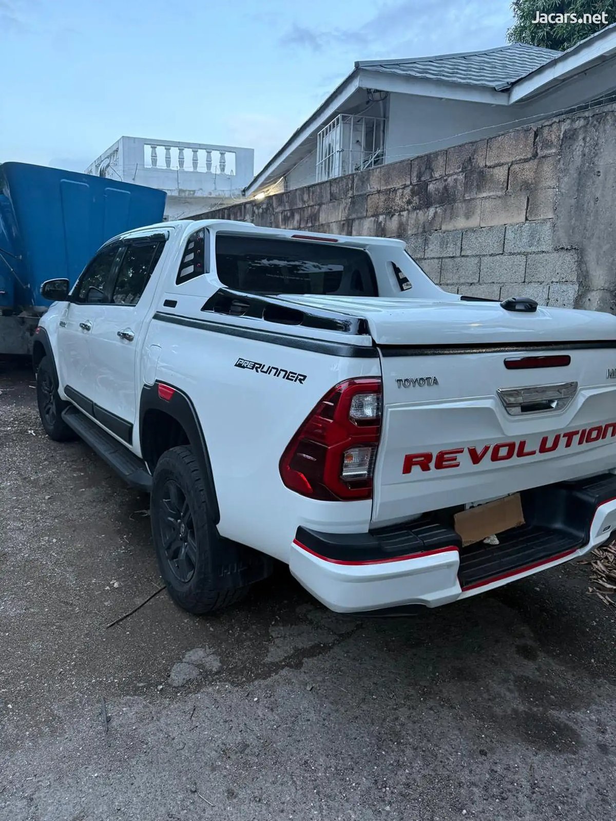 2020 TOYOTA Hilux