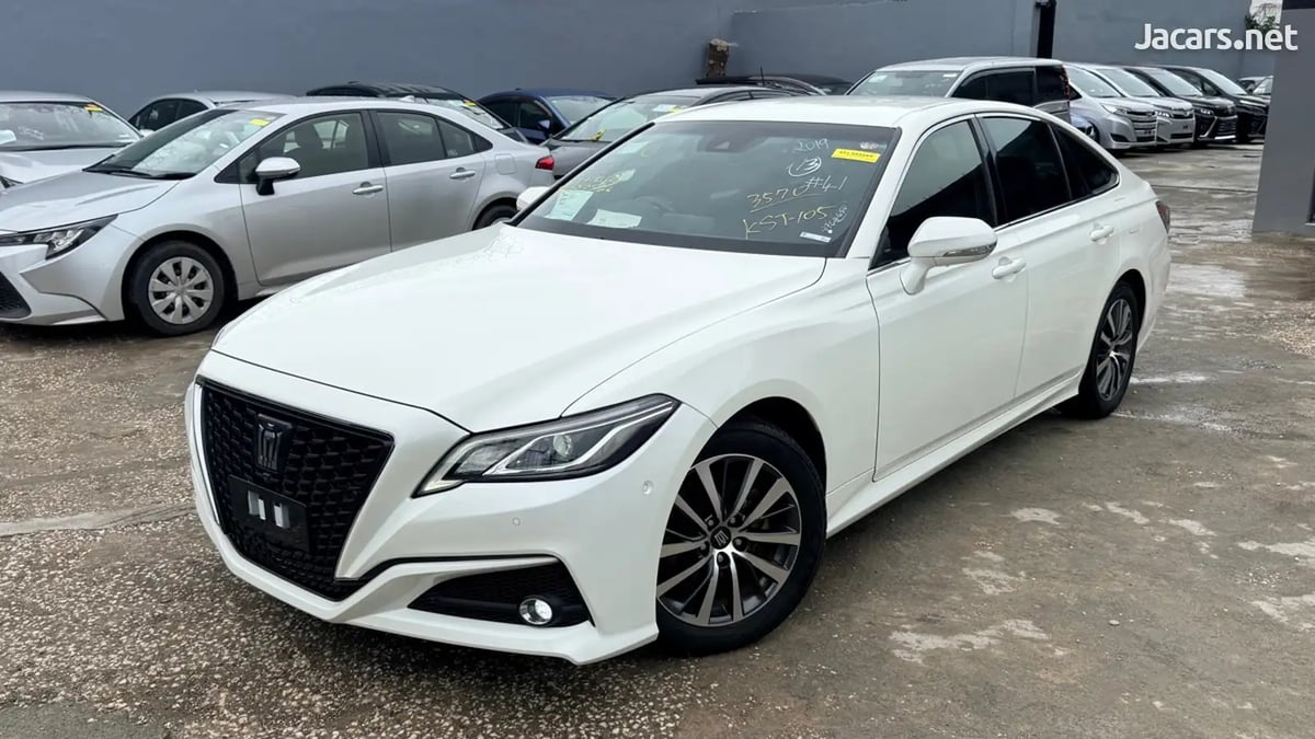 2019 TOYOTA Crown