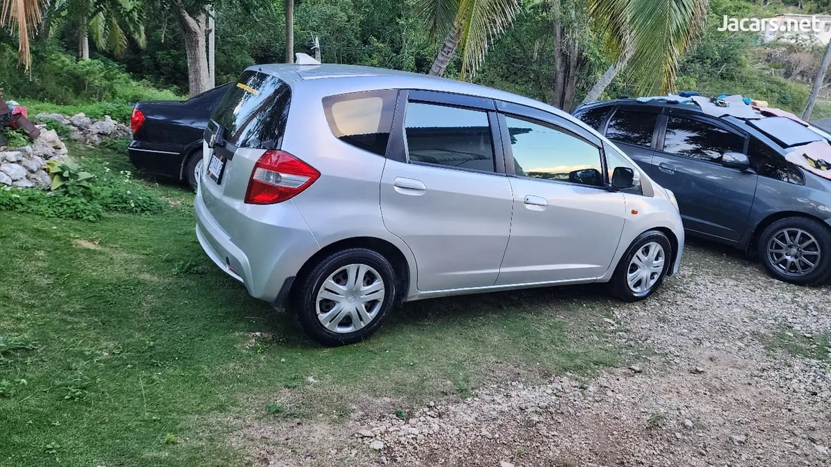 2011 HONDA Fit