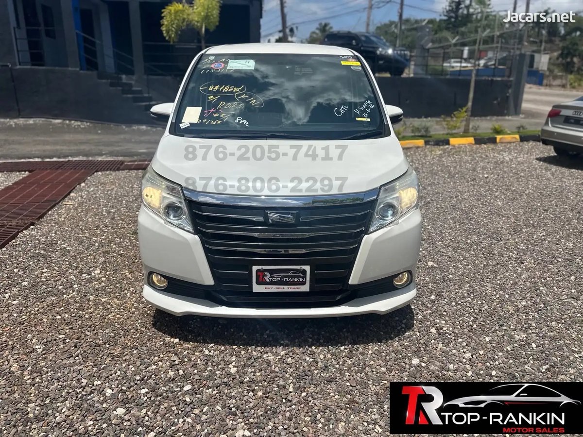 2015 TOYOTA Noah