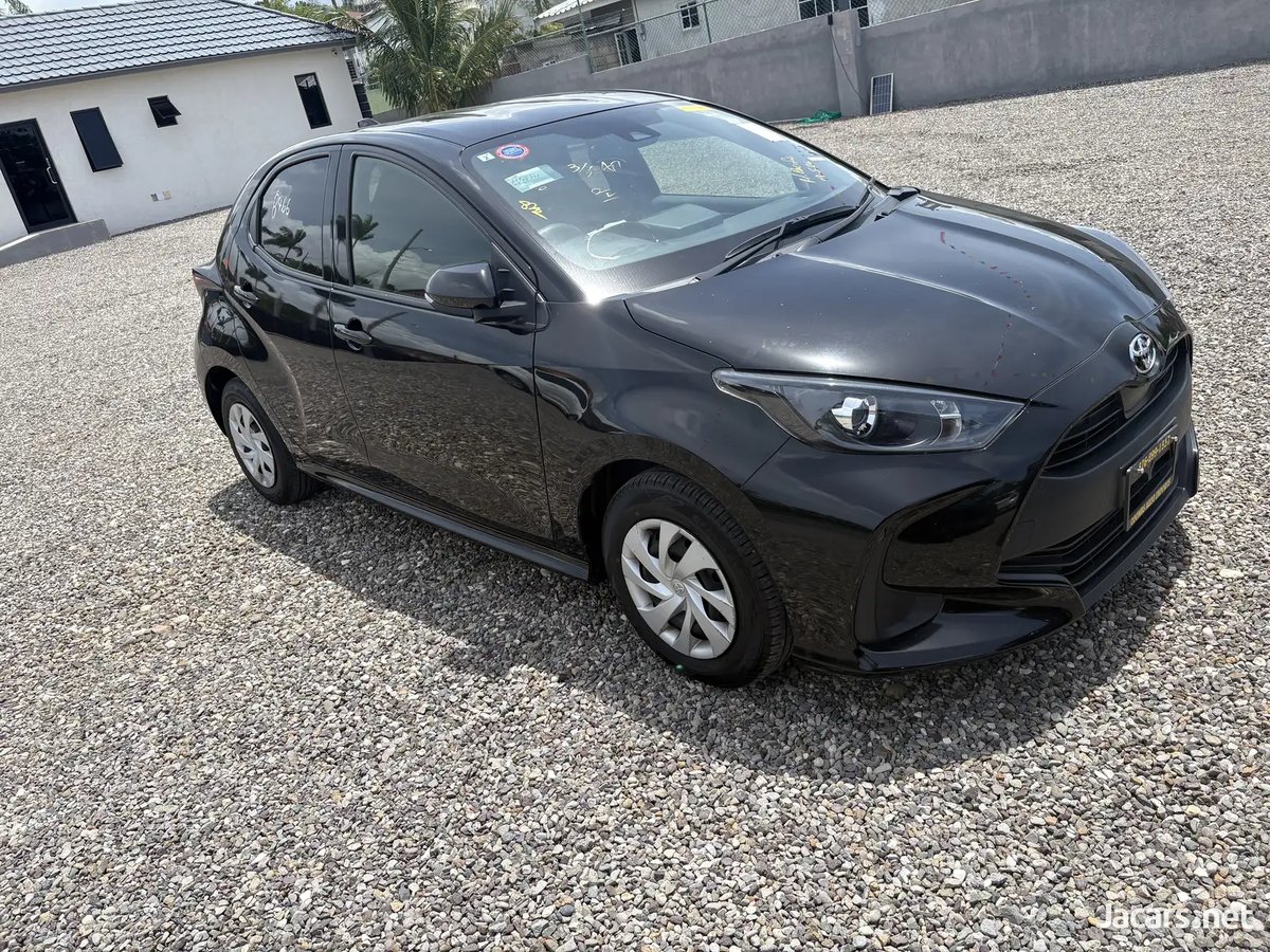2023 TOYOTA Vitz