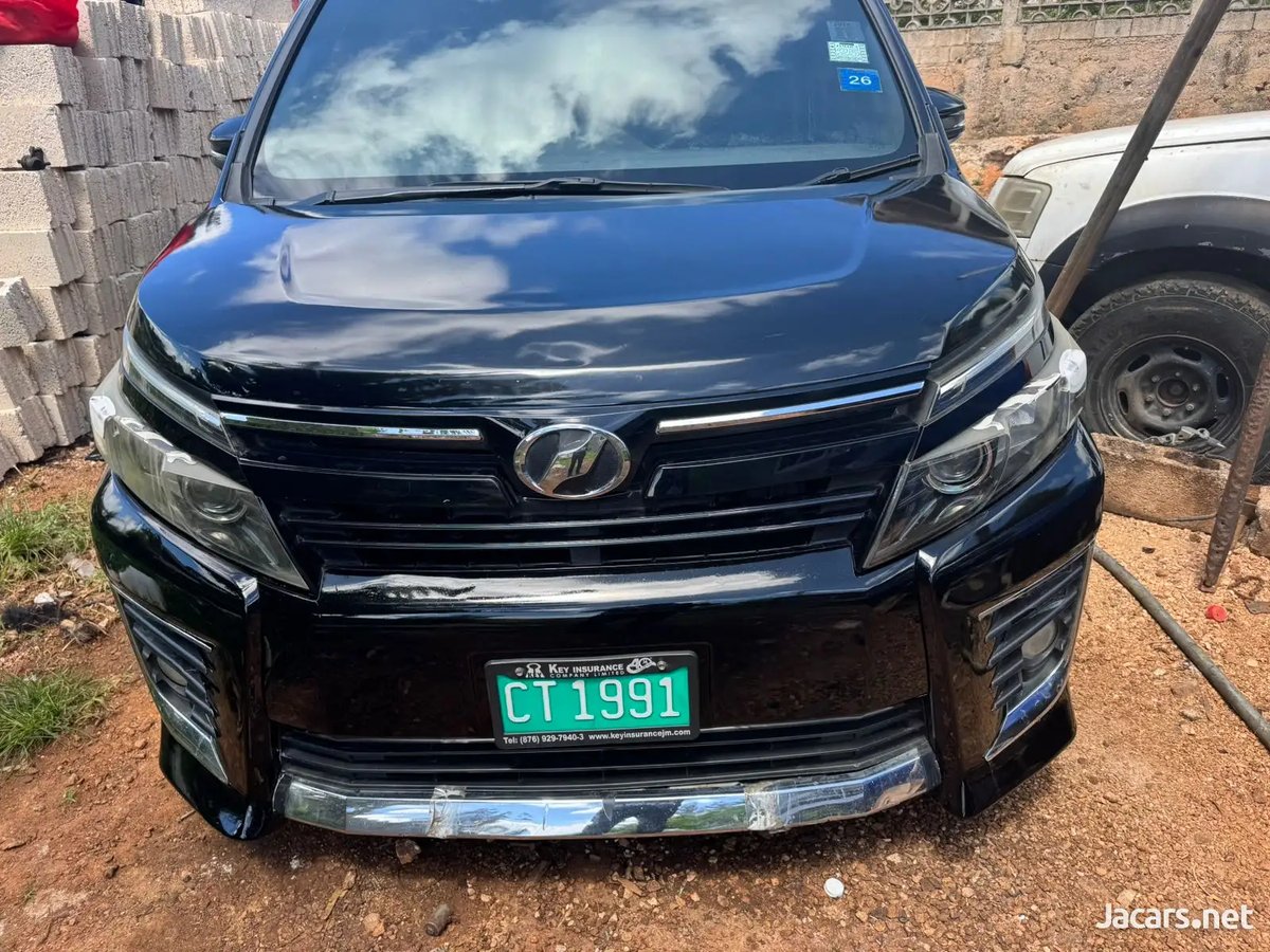 2014 TOYOTA Voxy