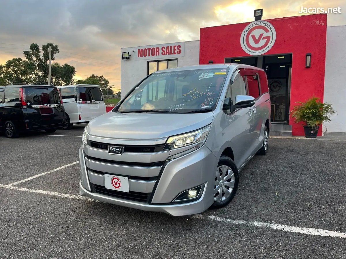 TOYOTA Noah