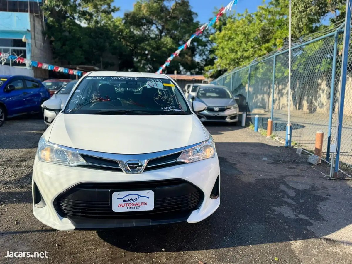 2020 TOYOTA Axio