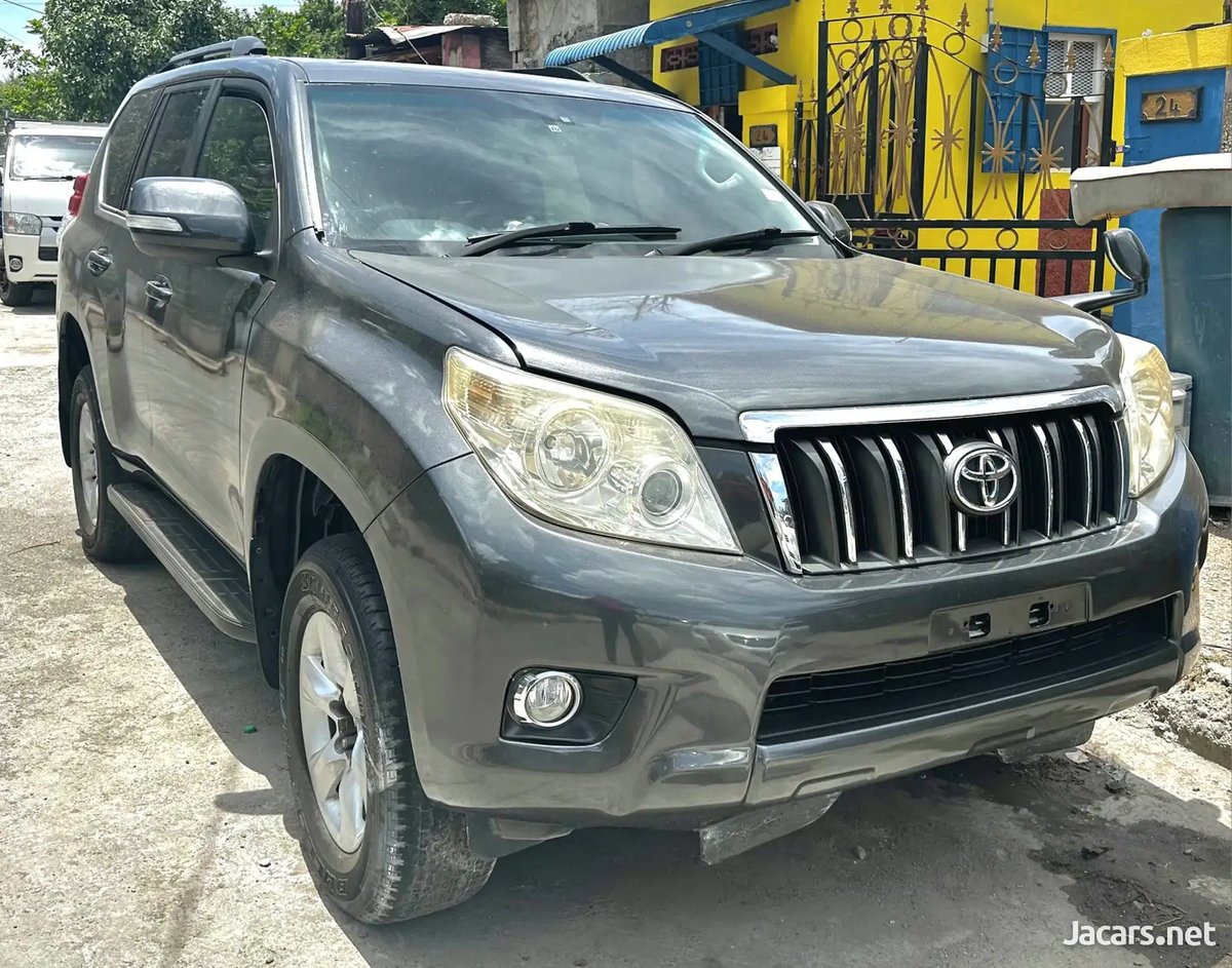 2013 TOYOTA Prado