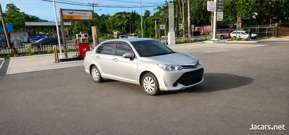 2016 TOYOTA Axio