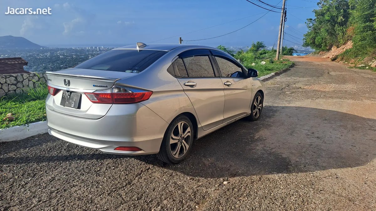 2015 HONDA Grace
