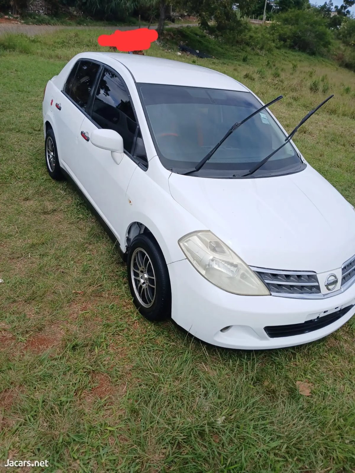 2012 NISSAN Latio
