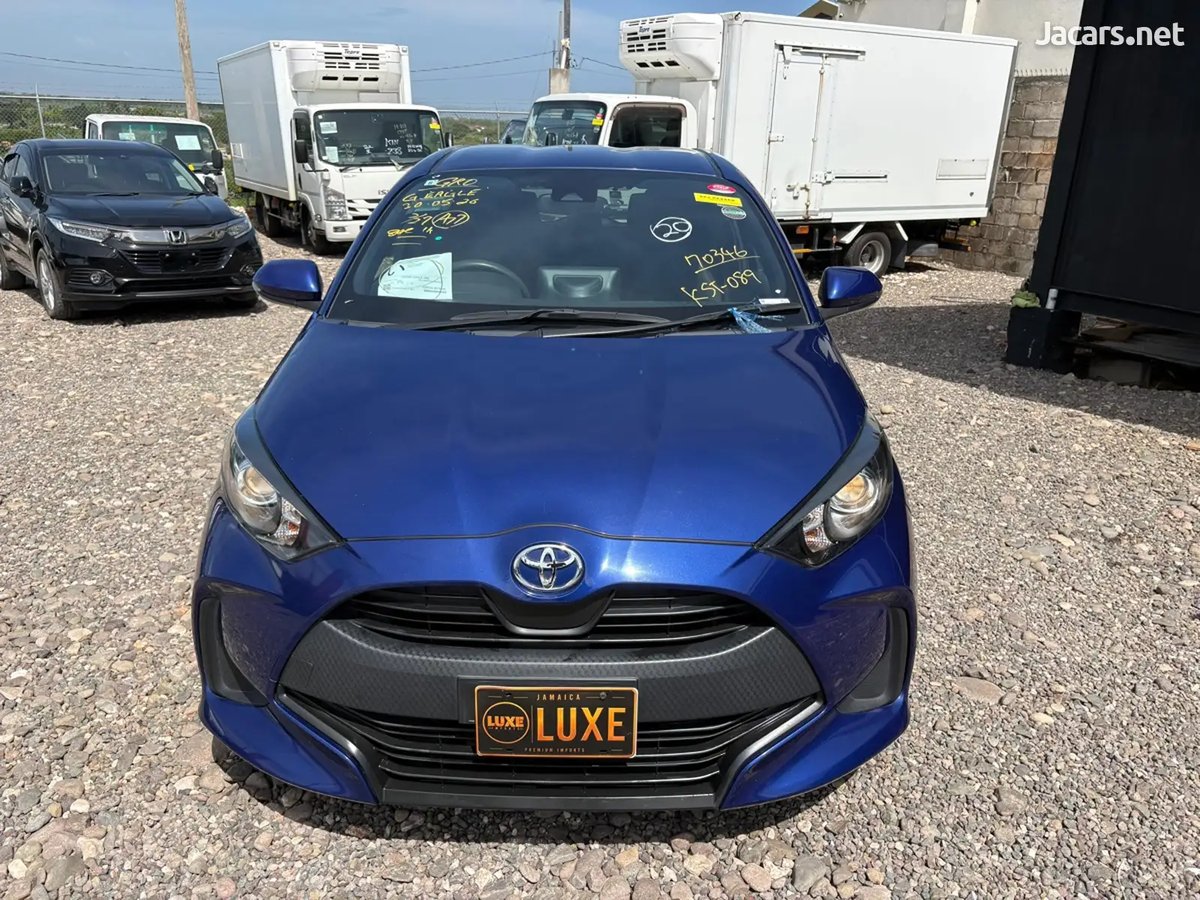 2022 TOYOTA Yaris