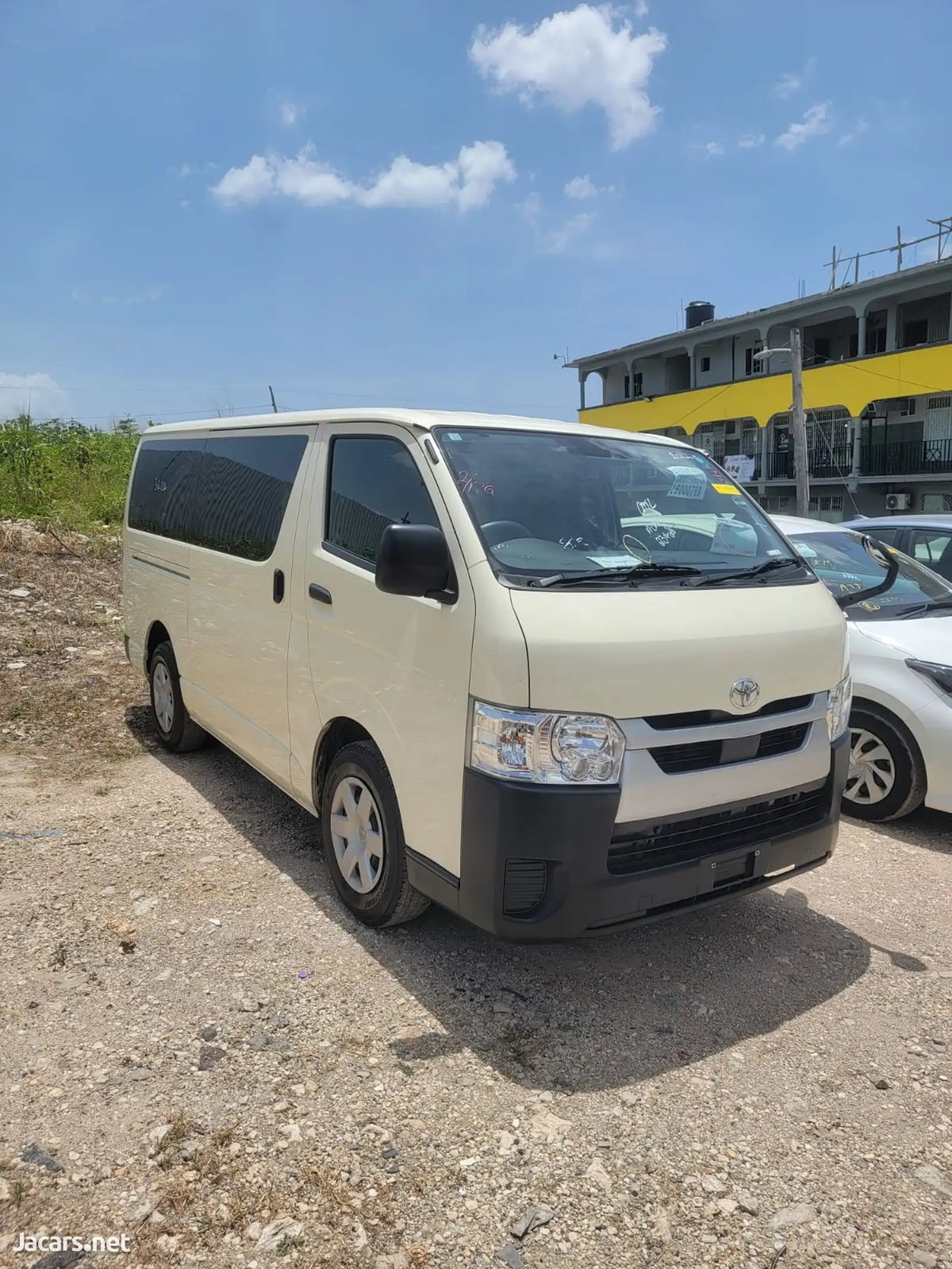 2022 TOYOTA Hiace