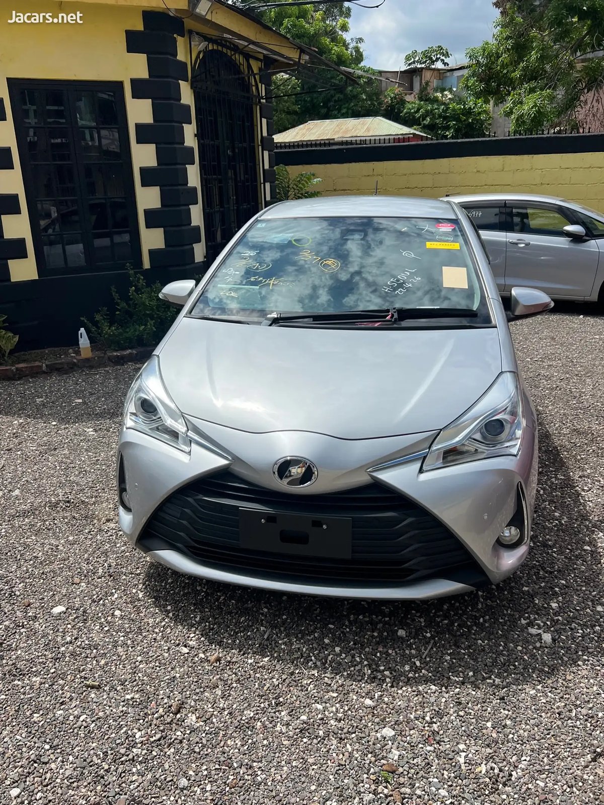 2020 TOYOTA Vitz