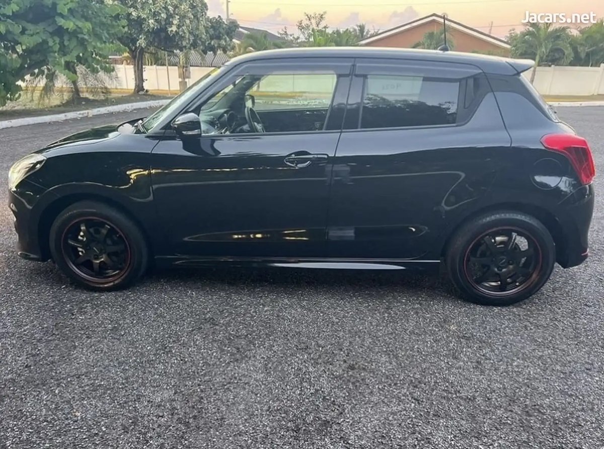 2019 SUZUKI Swift