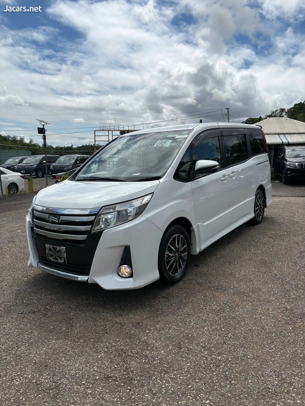 2015 TOYOTA Noah