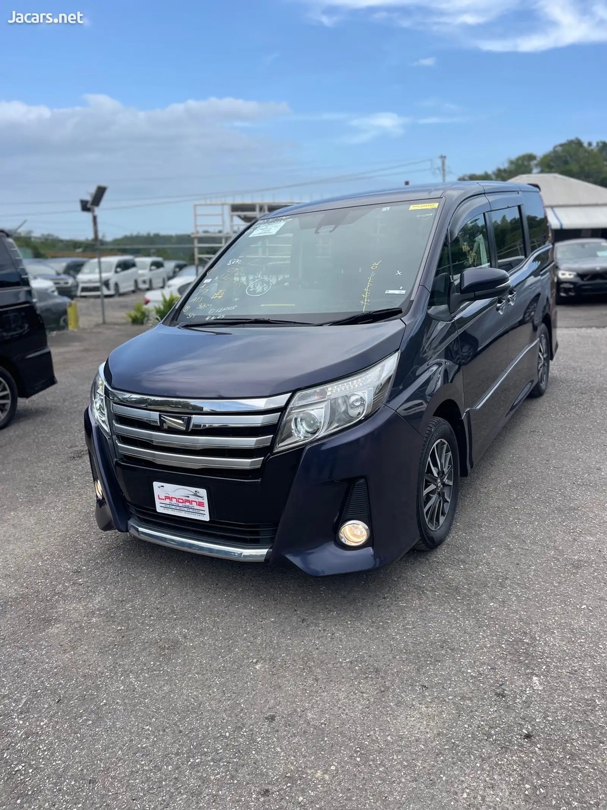 2016 TOYOTA Noah